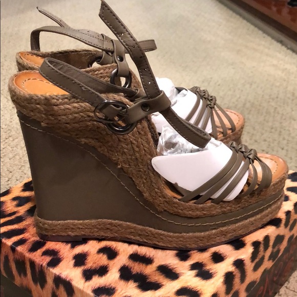 Naughty Monkey heels - Picture 3 of 7